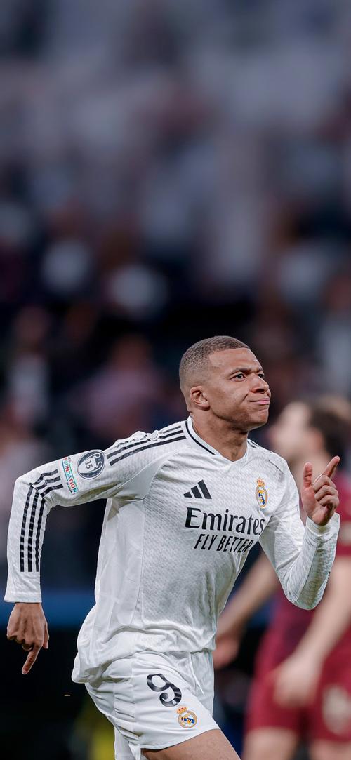 利物浦欧冠小组／联赛阶段近22场主场赢下20场，且近12场全胜（利物浦欧冠小组赛与联赛近22个主场20胜，主场豪取12连胜）