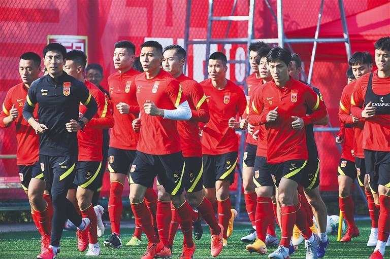 欧冠战报：里奥斯传射巴雷罗破门，本菲卡2-0完胜那不勒斯