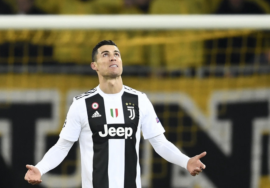 科贝：在阿劳霍遭遇心理问题后，孔德告诉弗里克他愿意踢中卫