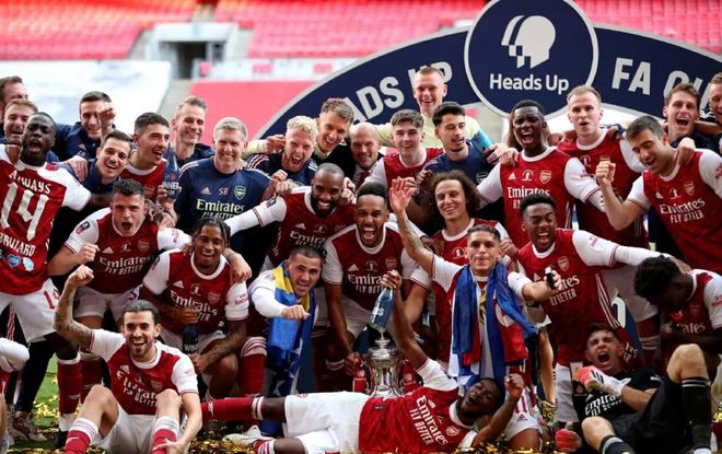 伊卡尔迪：隔了5个月终于见到女儿了，我不需要解释场外的事情