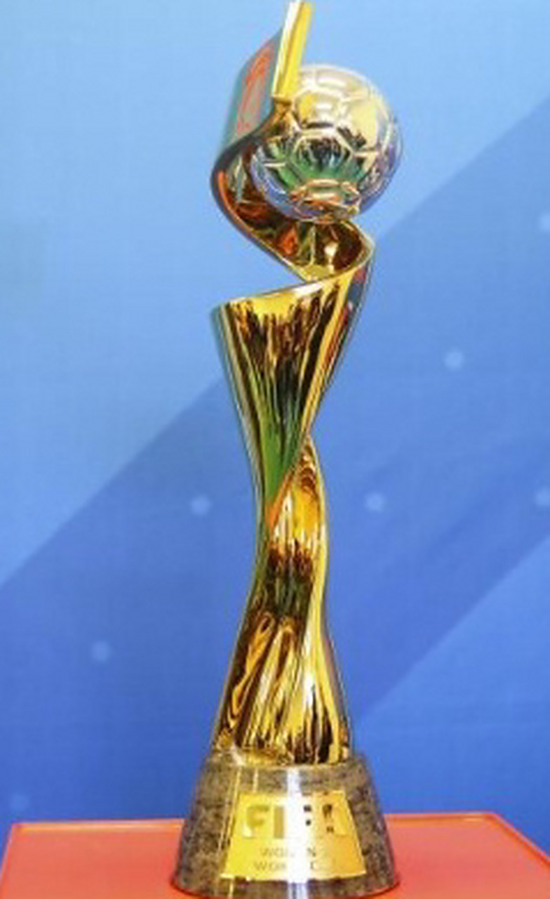 利物浦vs诺丁汉森林：阿利松、伊萨克首发，埃基蒂克替补（利物浦迎战诺丁汉森林：阿利松、伊萨克先发，埃基蒂克替补待命）