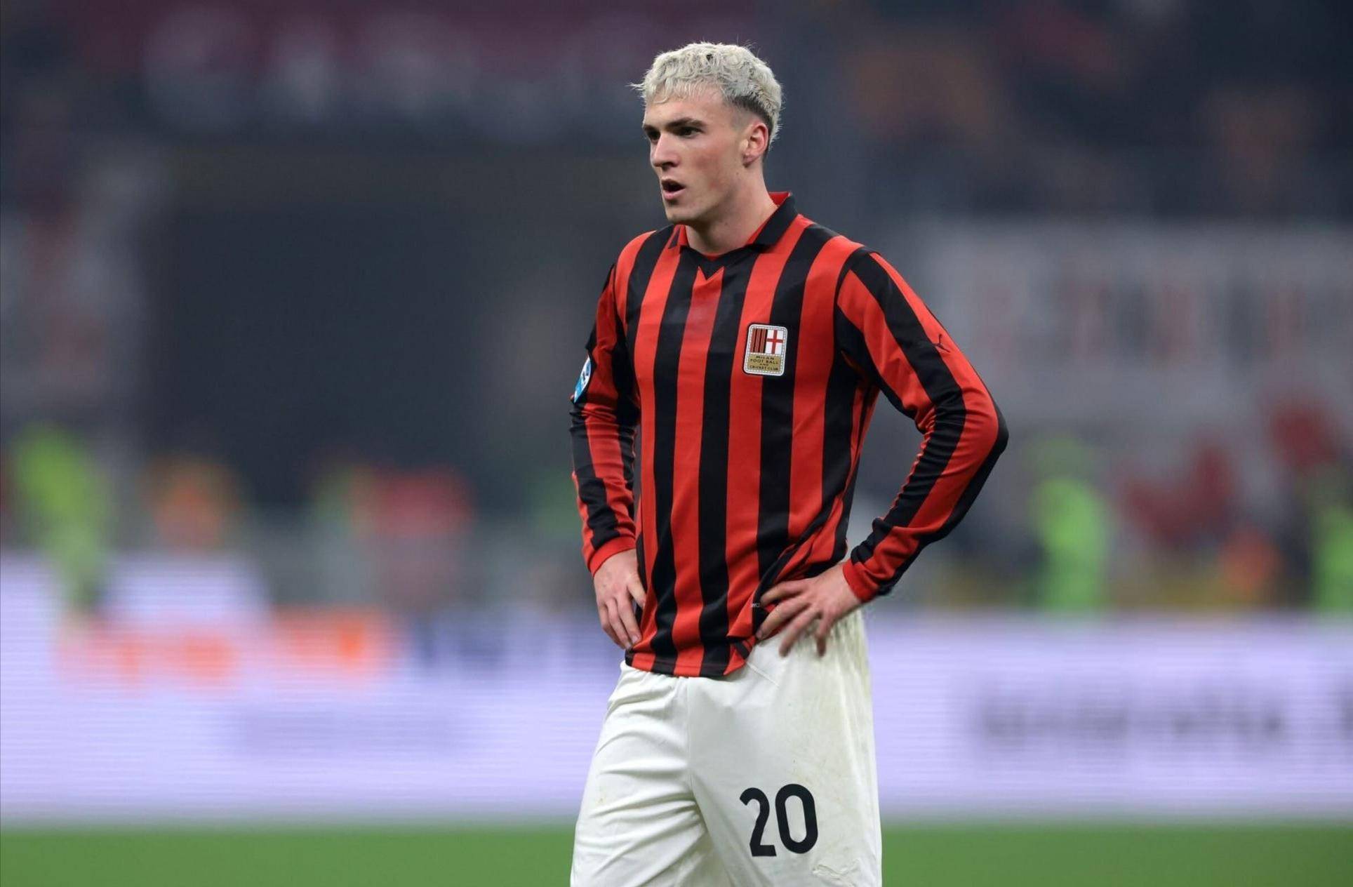 斯帕莱蒂与孔蒂的第一次正式对决，尤文决定比赛当天才抵达那不勒斯