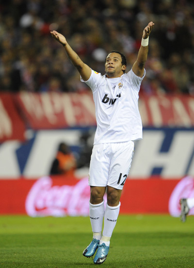 英超半场：姆伯莫造险，两队合计6脚射门，曼联0-0西汉姆联（英超半场战报：姆伯莫制造险情，双方共6次射门，曼联0-0西汉姆联）